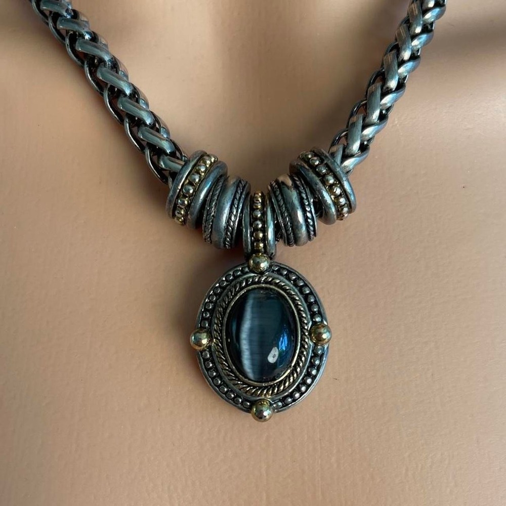 Vintage Style Silver Tone Braided Chain‎ Necklace with Oval Black Stone Pendant - Picture 4 of 7